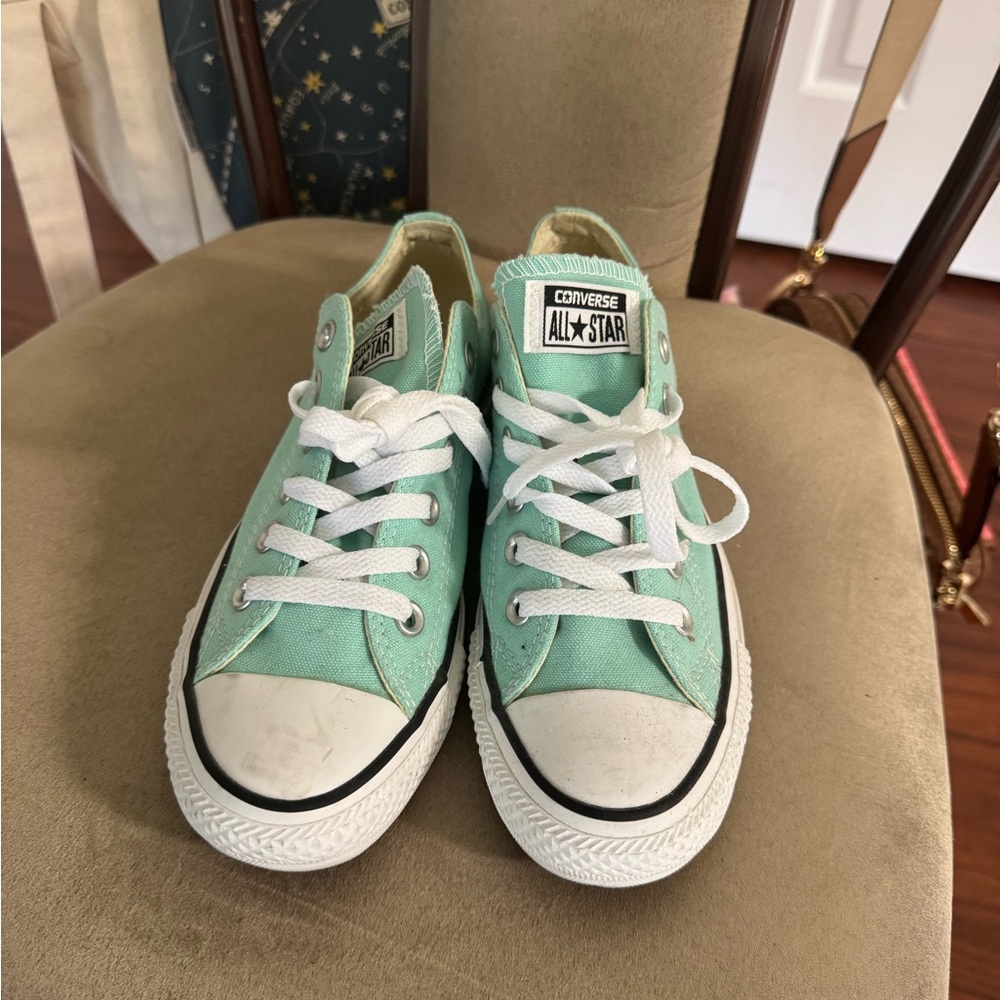 Converse Women light green Sneakers size 7